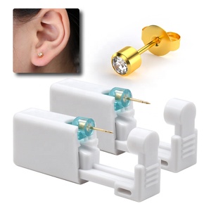 Bộ dụng cụ xỏ khuyên tai tích hợp khuyên tai pha lê trắng mạ vàng 2mm 3mm 4mm, súng xỏ khuyên tai không đau, dùng một lần - Product Image 1
