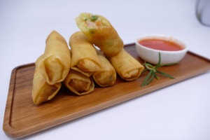 Vente en gros Rouleaux de printemps aux légumes chinois congelés IQF <span class=keywords><strong>Dim</strong></span> <span class=keywords><strong>Sum</strong></span> croustillant dans une boîte pour enfants - Product Image 4