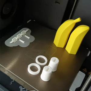 Nunchakus de Plástico con Forma de Plátano, Modelo Impreso en 3D, Accesorio de Juego Unisex - Product Image 3