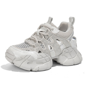 Sandales sneakers plateforme en maille découpée ornées de strass, pour <span class=keywords><strong>femme</strong></span>, légères, à semelle épaisse, style streetwear, pour la marche - Product Image 2