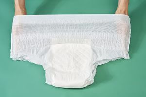 Pantalons de <span class=keywords><strong>couche</strong></span> pour adultes à absorption élevée de <span class=keywords><strong>nuit</strong></span>, imperméables, non tissés, jetables, en stock, vente en gros pour la coopération de marque - Product Image 6