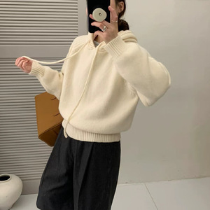 เสื้อสเวตเตอร์มีฮู้ดสำหรับผู้หญิง สีขาวนวล ทรงหลวม สีพื้น ผ้าถัก สำหรับฤดูใบไม้ร่วงและฤดูหนาว เสื้อสเวตเตอร์หนานุ่ม อุ่นสบาย ไซส์เดียว - Product Image 1