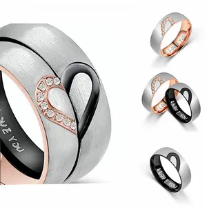 คลาสสิกร้อนไทเทเนียมสแตนเลสสัญญาคู่แหวนครึ่งหัวใจ CZ หิน I Love You ที่กำหนดเองคู่แหวนแต่งงาน