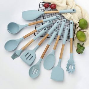 Juego de utensilios de cocina antiadherentes Blue Nordic Kitchen Wares con mango de madera - Product Image 1