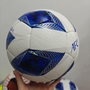 Ballon de football d'entraînement haute visibilité avec construction en PU toutes saisons pour les compétitions exigeantes de 2026 - Product Image 4