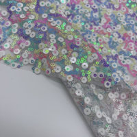 Paillettes colorées de différentes tailles tissu en maille brodé beau pour les robes de soirée fille