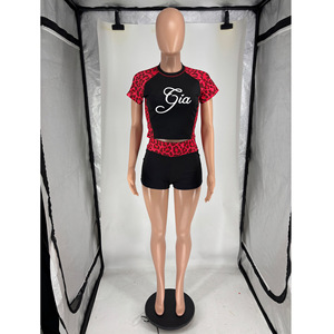 Ensemble 2 pièces décontracté Gia Clothing pour <span class=keywords><strong>femme</strong></span> : crop top à manches courtes imprimé léopard et short – Collection 2026 - Product Image 6