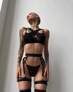 Nuevo Producto: Conjunto de Lencería Sexy para Mujer de Tres Piezas con Diseño Cruzado, Efecto Reductor y Acabado de Alta Calidad - Product Image 2