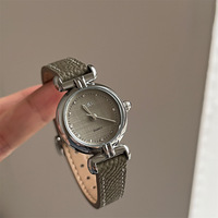 Modèle Premium, Gris tourterelle, Montre pour femme, Mouvement à quartz, Boîtier en métal, 30 mm, Élégante et raffinée