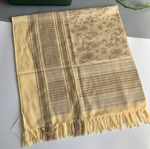 Écharpe carrée arabe en coton intégral, couleur désert et vert, douce et confortable - Product Image 1