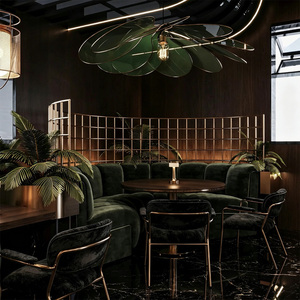 Arredamento di Lusso per Caffetteria |   Design d'Interni Commerciali |   Soluzione Chiavi in Mano per il Retail |   Design per Caffetterie Boutique |   Stile Minimal Nero e Oro - Product Image 3