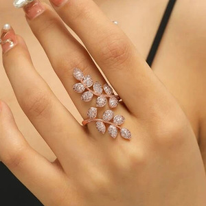 Anello regolabile a forma di spiga di grano per donna, elegante gioiello da dito ispirato alla natura. - Product Image 3