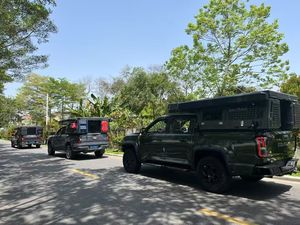 Caravana Todoterreno 2024 con <span class=keywords><strong>Techo</strong></span> Elevable de Aluminio Ligero y Plataforma Extensible, Compatible con Tundra/Raptor, Lista para Expediciones Polares - Product Image 5