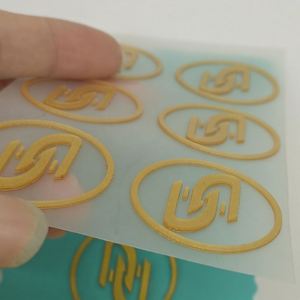 Étiquette 3D en silicone pour vêtements streetwear, logo argenté estampé à chaud, patch en relief thermocollant, résistant à la lavage, transfrontalier - Product Image 1