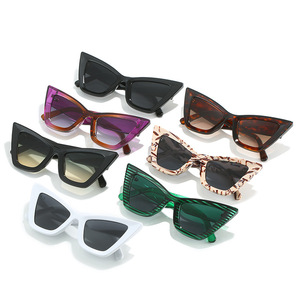 <span class=keywords><strong>Gafas</strong></span> de <span class=keywords><strong>sol</strong></span> bohemias Vintage para mujer 2024 con montura de ojo de gato Material de PC disponible en negro, blanco, rosa, morado para fiestas - Product Image 5