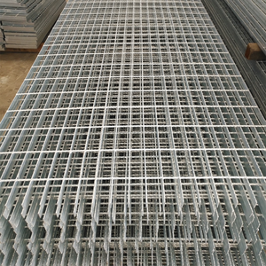 Grille en acier galvanisé 32 mm x 5 mm, capacité 2000 kg/m, anti-corrosion pour allées extérieures, services de découpe et de soudure inclus - Product Image 4