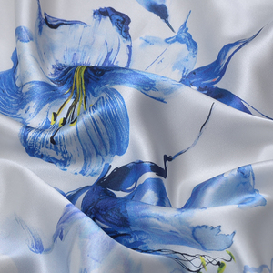 Tissu en <span class=keywords><strong>soie</strong></span> <span class=keywords><strong>Prix</strong></span> <span class=keywords><strong>au</strong></span> <span class=keywords><strong>mètre</strong></span> de matière première textile Fabricant 100% <span class=keywords><strong>Soie</strong></span> de mûrier Satin pour robe Vêtements Robes - Product Image 5