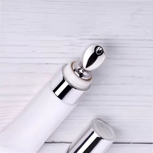 Brillo Labial Vegano al por Mayor de Marca Privada, Aceite Labial Hidratante y Brillante, Ligero, Humectante y con Color, con Manteca de Karité - Product Image 4