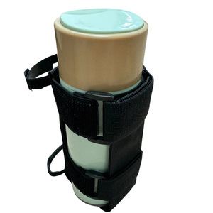 Portavasos ajustable para botellas de agua y tazas, accesorio portátil de tela negra para bebidas - Product Image 1