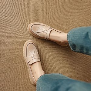 Mocasines de cuña para mujer, nueva colección otoño 2026, de cuero de grano superior, a media pantorrilla, con tiras tejidas y suela suave. - Product Image 5