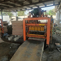 Machine manuelle de fabrication de blocs creux en béton de 8 et 6 pouces pour le Sénégal - À vendre