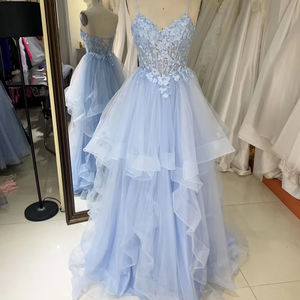 Robe de soirée sans manches bleu ciel à volants et col en V en dentelle moelleuse, style <span class=keywords><strong>princesse</strong></span> féerique, haute qualité, vente en gros 2026 - Product Image 1