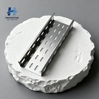 Solutions de gestion des câbles sur mesure en acier inoxydable, ventilées et personnalisables pour la pose de câbles dans les environnements industriels, de construction, hospitaliers et de blocs opératoires.