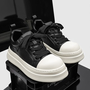 รองเท้าผ้าใบสไตล์สปอร์ตอเนกประสงค์ ดีไซน์ยกนิ้วเท้าขึ้น ทันสมัย สไตล์ลำลอง รองเท้าผู้ชายใส่สบาย เทรนด์สตรีท รองเท้าสเก็ตบอร์ด - Product Image 5