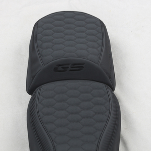 Funda de Asiento de Motocicleta GANE Personalizada R1250GS Estilo Deportivo, Juego Completo de Dos Piezas, Diseño de Patrón Hexagonal de Diamantes en Cuero - Product Image 6