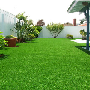 <span class=keywords><strong>Gazon</strong></span> artificiel vert de qualité supérieure avec une hauteur de poils de 40 mm, tapis de <span class=keywords><strong>gazon</strong></span> <span class=keywords><strong>en</strong></span> <span class=keywords><strong>rouleau</strong></span> pour événements extérieurs, aménagement paysager et pavage de jardin - Product Image 1