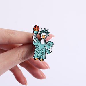 Pin de Esmalte con Diseño de Ganso Cristiano, Broche con la Frase 'God Is the Siliest Goose', Joyería Religiosa, Regalo - Product Image 4