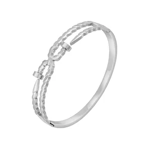 Derniers bijoux en acier inoxydable plaqué or 18 carats bracelet géométrique en forme de T bracelet tendance pour femmes accessoires bracelet B242396