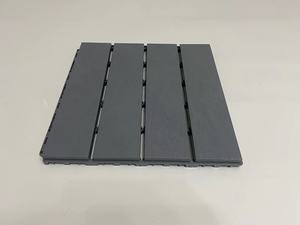Baldosas de terraza entrelazadas de PP impermeables para balcón, techo y terraza, fáciles de instalar, sin necesidad de pegamento - Product Image 4
