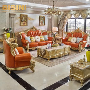 Divano di Lusso Europeo in Legno Massello con Struttura in Quercia e Motivi Botanici Intagliati a Mano Rivestimento in Pelle Organica Divano Componibile per Villa - Product Image 1