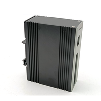 Boîtier en aluminium extrudé anodisé noir avec ailettes de refroidissement verticales complètes et support de rail DIN pour coque de PC industriel sans ventilateur