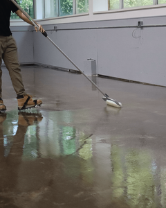 LSY 2:1 Barrière anti-vapeur à base d'époxy à durcissement rapide à 100% solides <span class=keywords><strong>pour</strong></span> retenir la vapeur d'eau et l'humidité provenant d'une <span class=keywords><strong>dalle</strong></span> de béton - Product Image 2