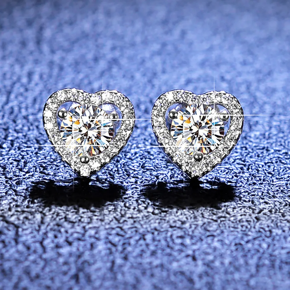 Perfecte Witte Gra Moissanite Diamond 18K Vergulde 925 Sterling Zilveren Luxe Halo Hart Stud Oorbellen Destiny Sieraden