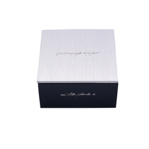 Hochets pour bébé personnalisables en forme de cœur plaqué argent - Personnalisé avec gravure du nom - Product Image 2
