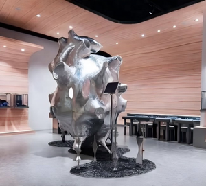 Sculpture anatomique du cœur humain, finition miroir argentée – Modèle réaliste d'art religieux et médical pour l'art commercial extérieur - Product Image 3