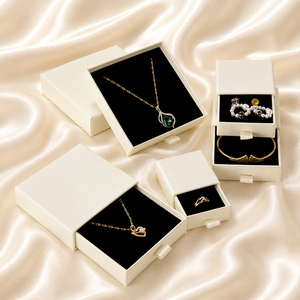 Boîte cadeau élégante de luxe en papier avec ruban coulissant pour bijoux, colliers et bagues, personnalisable avec logo, petite taille - Product Image 3