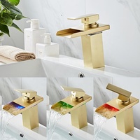 Robinet mitigeur cascade LED en laiton doré Azeta à trou unique pour lavabo de salle de bain