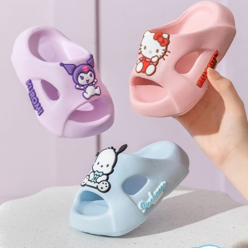 Оптовая продажа, детские тапочки Kuromi-милые Мультяшные сандалии EVA, мягкие Нескользящие летние тапочки (детские удобные шлепанцы OEM)