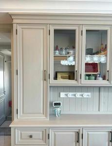 خزانة جانبية فاخرة على الطراز الفرنسي مصنوعة من خشب البلوط الصلب مع أبواب زجاجية - خزانة متينة وصديقة للبيئة مدمجة لغرفة الطعام - Product Image 4