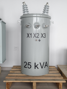 Transformador Monofásico Sumergido en Aceite en Stock 10kVA-160kVA para Distribución de Energía Residencial en Redes Rurales OEM - Product Image 5