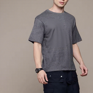 Service professionnel qui maximise l'attrait visuel des t-shirts personnalisés en coton 100% pour hommes, à manches courtes, écologiques et infroissables - Product Image 5
