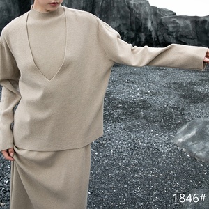 Completo in <span class=keywords><strong>Maglia</strong></span> per Donna, Abito Senza Maniche con Collo Alto, Set Maglione a Strati, Tonalità Neutre, Sofisticato, Minimalista, Traspirante - Product Image 3