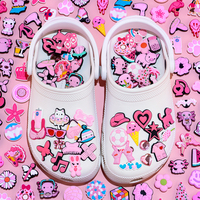 Nuevos dijes de PVC para zapatos, 2D, personalizados, de dibujos animados, bonitos y divertidos, accesorios de decoración para zuecos, venta al por mayor directa de fábrica