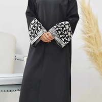 Abaya de Dubaï 2025 – Élégante, unie, ouverte, modeste, brodée – Robe pour femmes musulmanes – Design Dubaï – Abaya noire