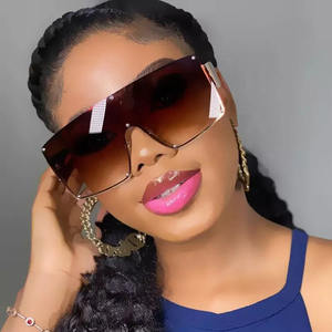 2024 Unique surdimensionné une pièce bouclier lunettes <span class=keywords><strong>de</strong></span> soleil femmes Vintage dégradé noir clair lunettes femme Rivet grandes nuances bleu rose - Product Image 2