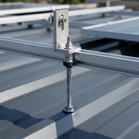 Support de montage solaire en aluminium à installation rapide en forme de L pour systèmes solaires sur toits métalliques avec surface anodisée et résistance au vent de 60 m/s